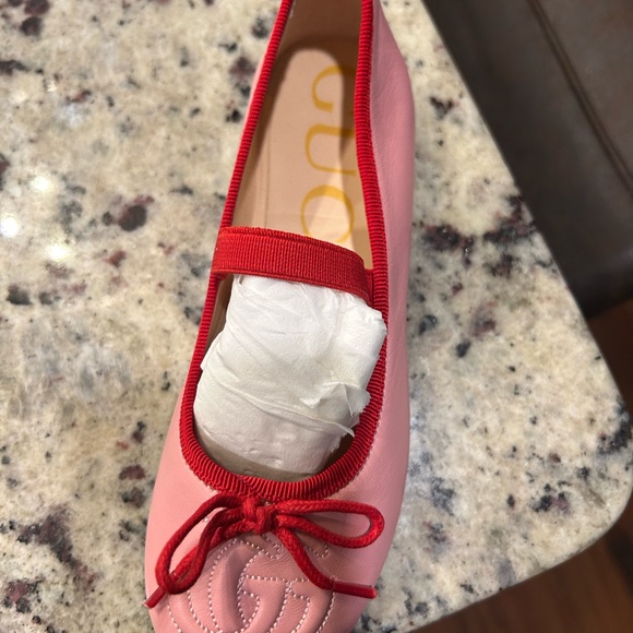 Brand new Gucci Girls shoes. - Picture 2 of 4